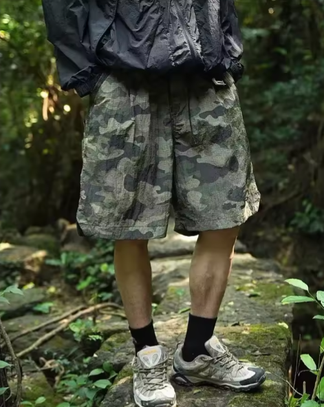 Laufshorts für Herren aus technischem Camouflage-Gewebe