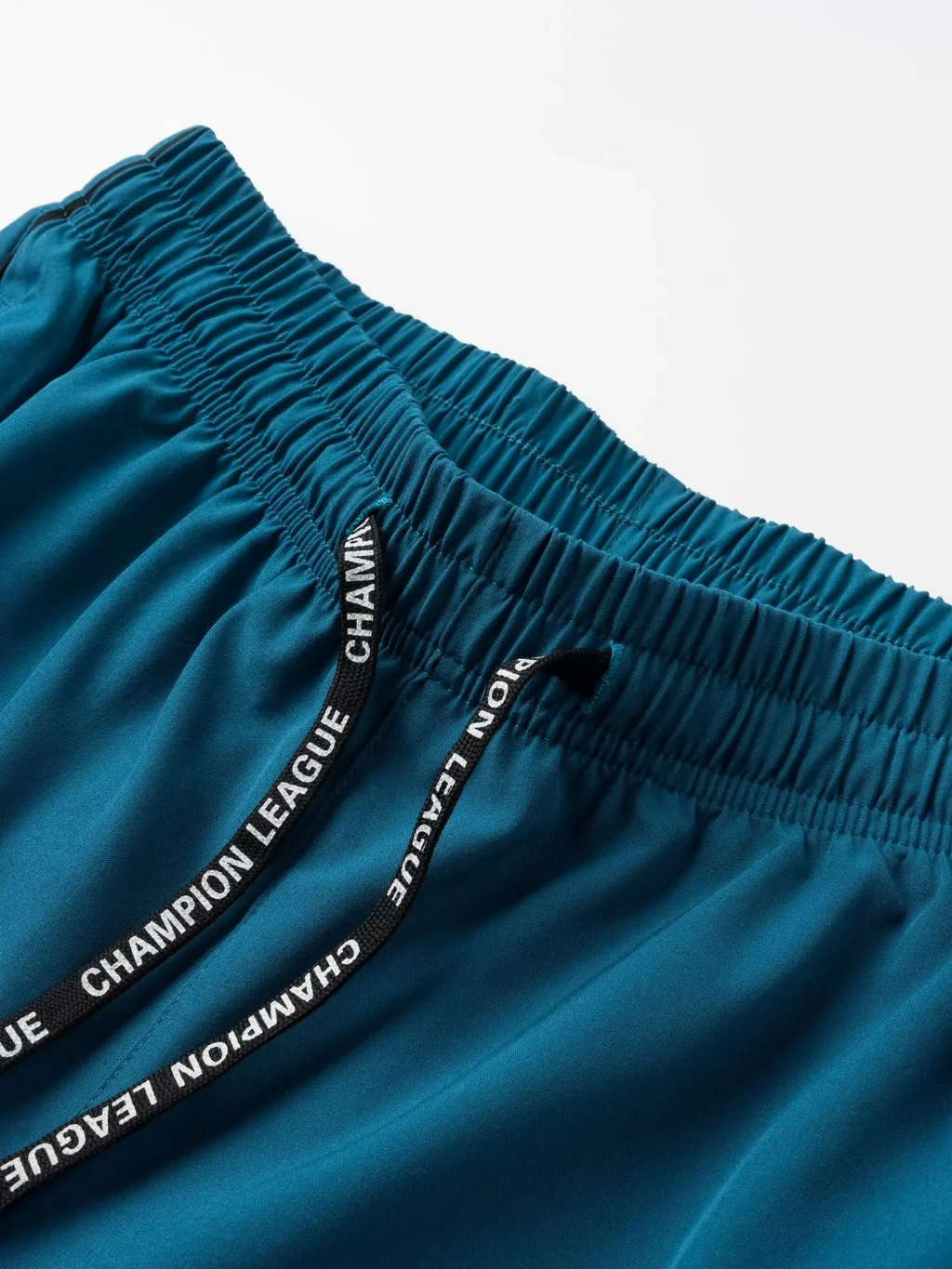 Herren-Laufshorts mit darunter getragener Leggings