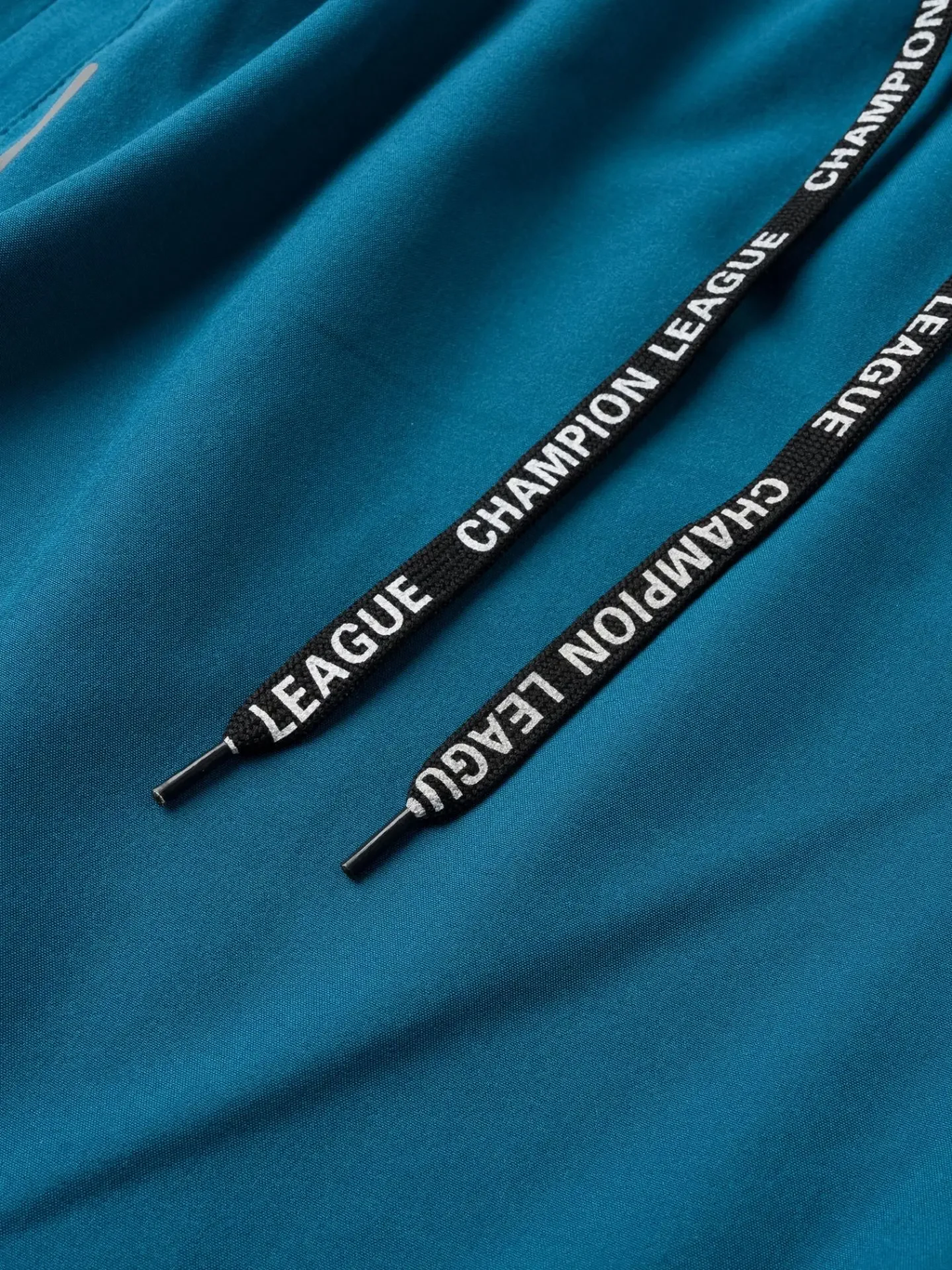 Herren-Laufshorts mit darunter getragener Leggings