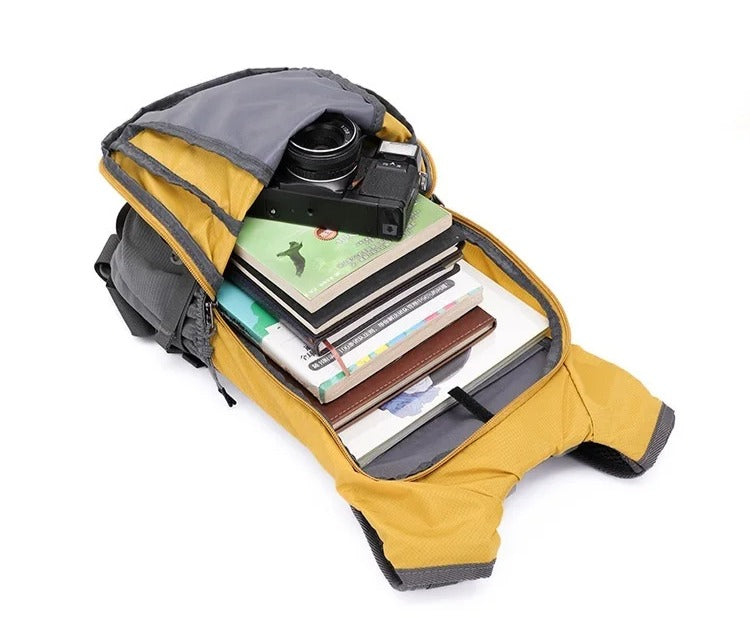 Wasserabweisender Trekkingrucksack mit vielen Taschen