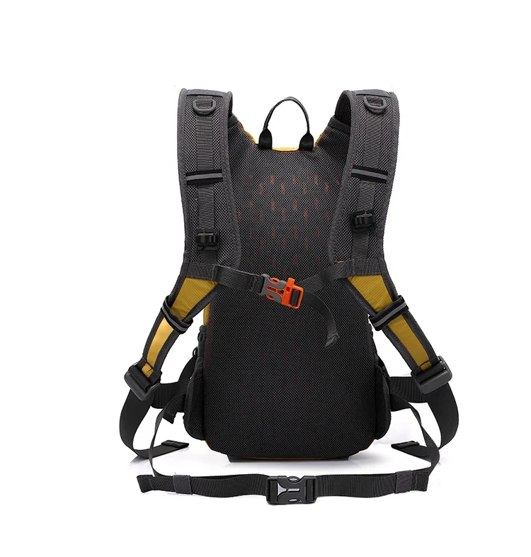 Wasserabweisender Trekkingrucksack mit vielen Taschen